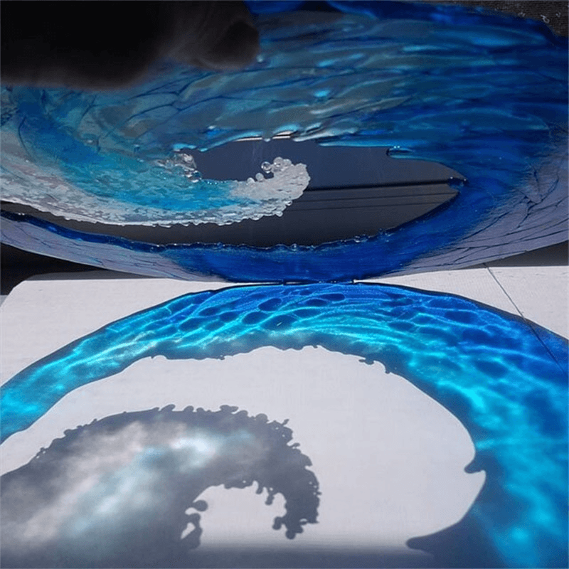 Sculpture en verre des vagues de mer